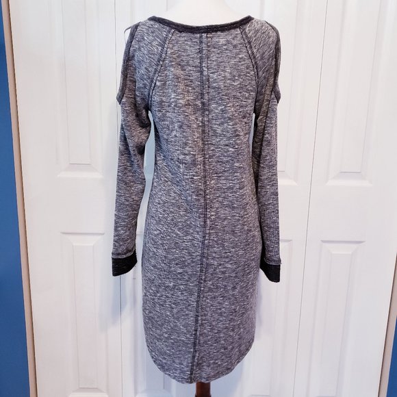 ❤️ 2/$25 … Inside out Sweatshirt dress - Picture 5 of 7